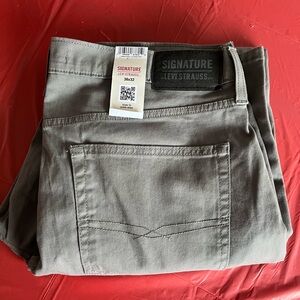 Levi’s Signature Men’s Olive Green Jeans Straight Fit Denim Pants NWT